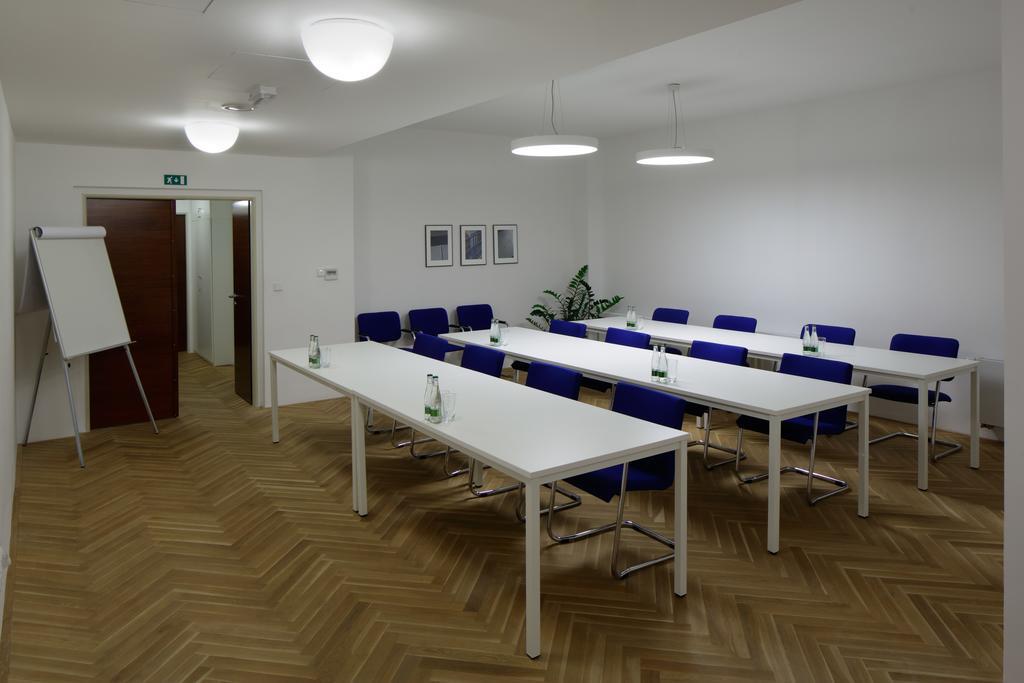 Axa Prag